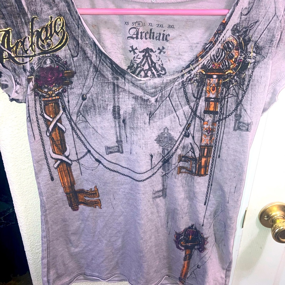 Archaic by Sinful purple, short sleeve T-shirt with golden keys